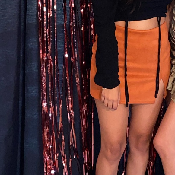 Better Be Rust color suede skirt - Picture 6 of 6